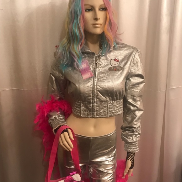 Amazing 🤩 rare y2k metallic silver hello kitty cropped jacket♥️ - Picture 4 of 17